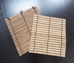 すだれのコースターの写真