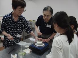 なぜなぜクラブ（写真）