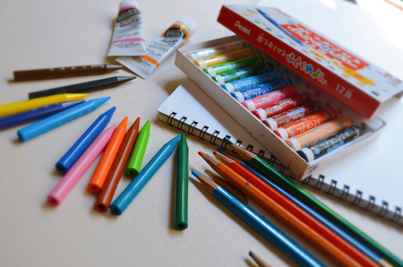 色えんぴつ、クレヨンの画像