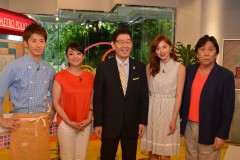 左から、寺田さん、町さん、区長、朝比奈さん、松尾さん