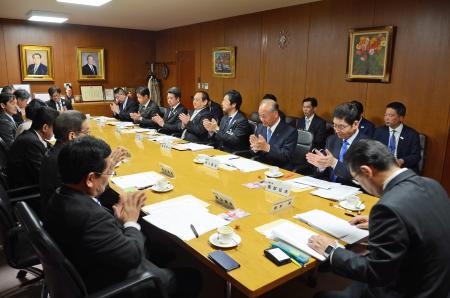 推進委員会にて「岩崎家ゆかりの地広域文化観光協議会」の発足が決定した際の様子