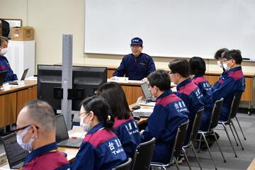 災害対策本部会議(訓練)の様子の写真